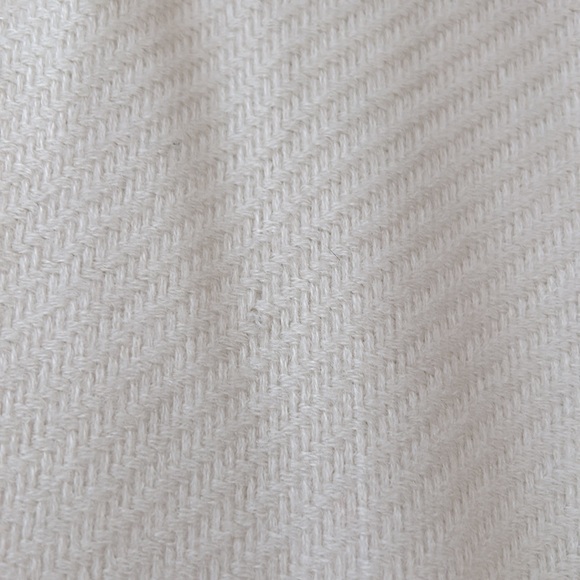 ABERCROMBIE & FITCH Shawl one size has pockets and fringe - Picture 7 of 8